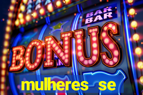mulheres se exibindo ao vivo